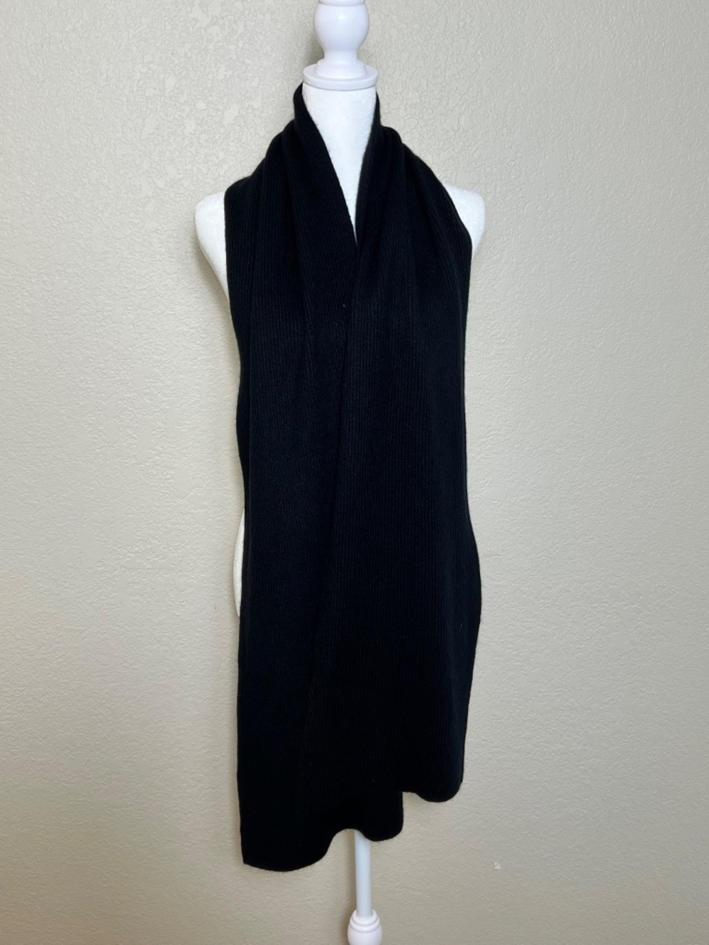 Celeste 100% Cashmere Ribbed Scarf - Picture 4 of 7